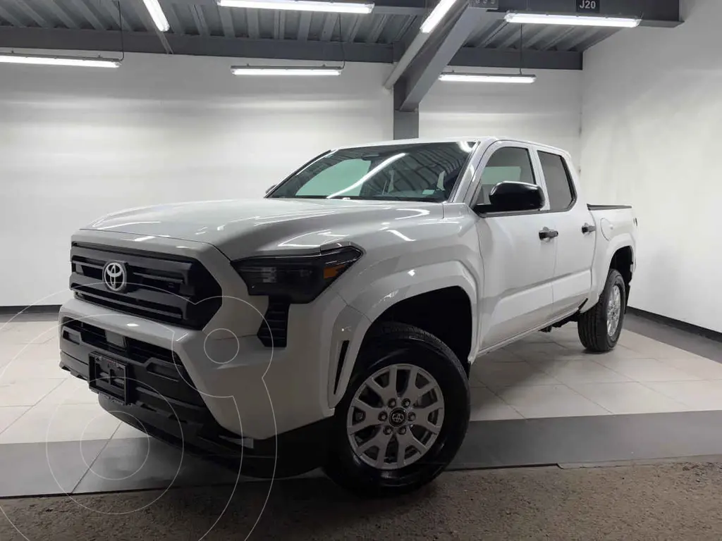 Toyota Tacoma SR 4x4 2026