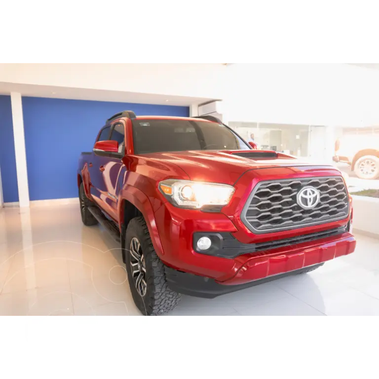 foto Toyota Tacoma Edición Especial 4x4 usado (2022) color Rojo precio $785,000