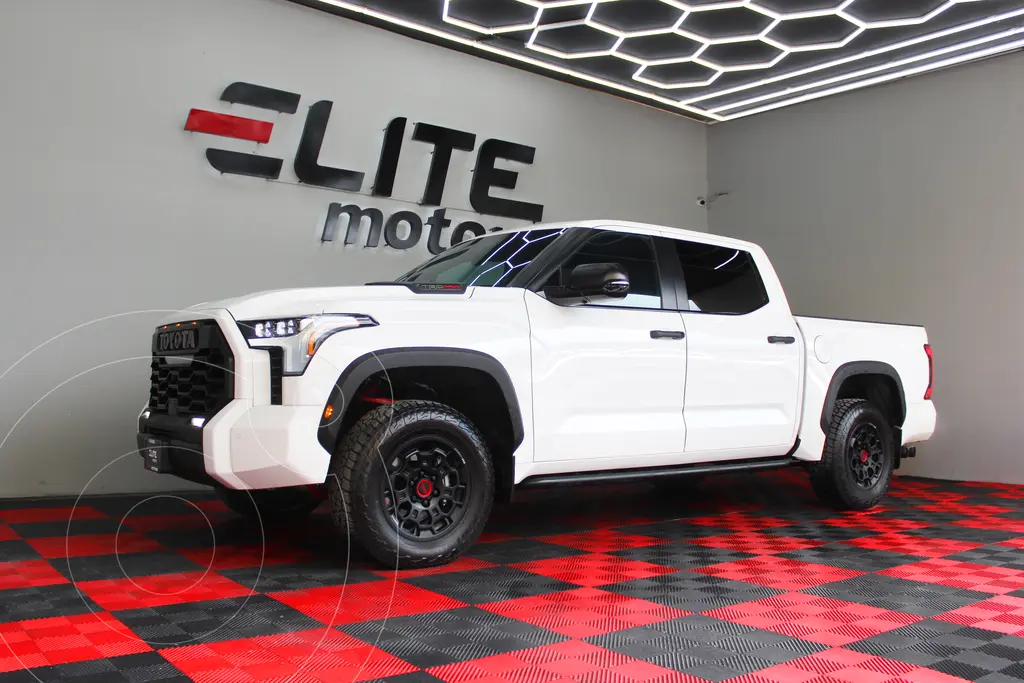 foto Toyota Tundra HEV TRD Off Road usado (2025) color Blanco precio $1,749,900