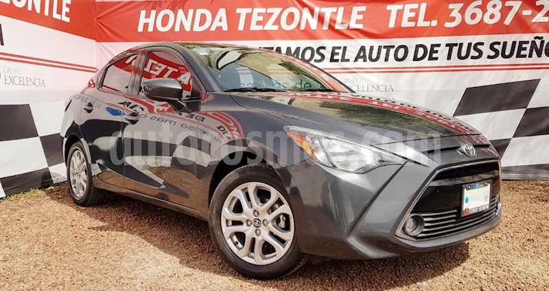 foto Toyota Yaris R LE Aut usado