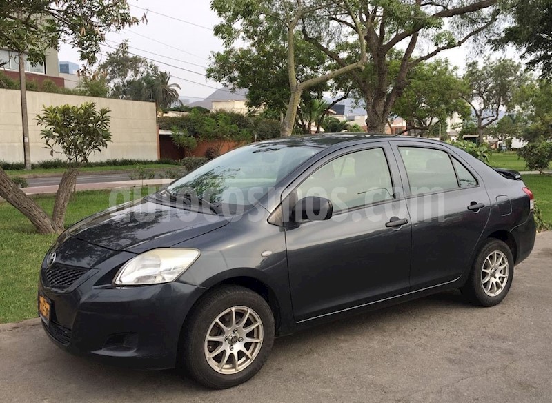 foto Toyota Yaris Sedan 1.3 usado