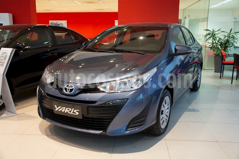 foto Toyota Yaris Sedán 1.5 XS usado (2019) color A elección precio $1.190.400