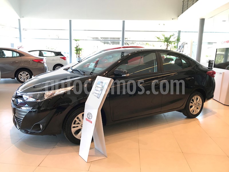 foto Toyota Yaris Sedán 1.5 XLS usado (2019) color A elección precio $1.297.800