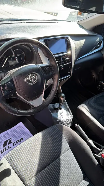 Toyota Yaris Sedán 1.5 Xls Cvt (1496 Cc) 2021 - foto 4
