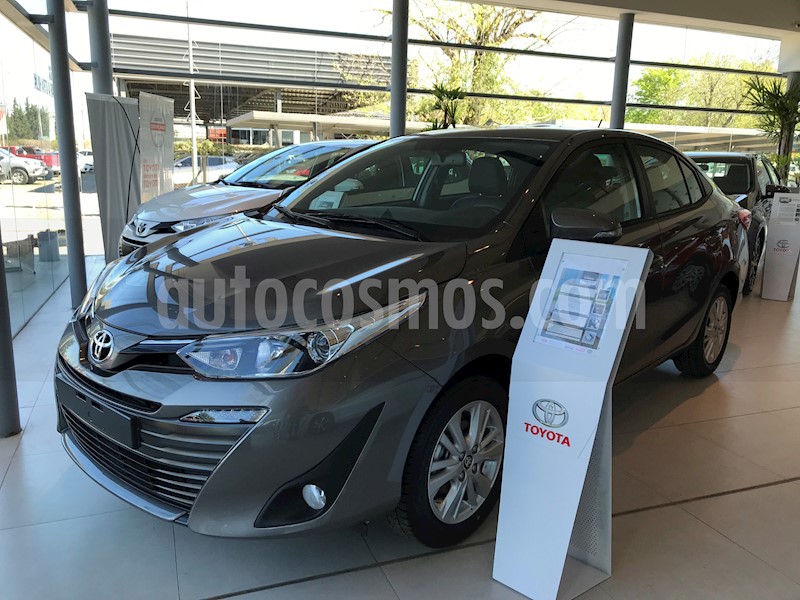 foto Toyota Yaris Sedán 1.5 XLS Pack CVT usado (2019) color A elección precio $1.482.900