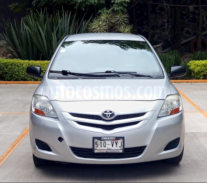 foto Toyota Yaris Sedan Core Aut usado