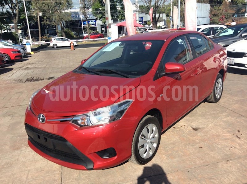 foto Toyota Yaris Sedan Core Aut usado
