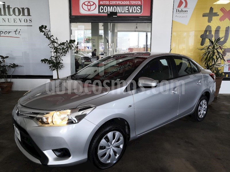 foto Toyota Yaris Sedan Core Aut usado