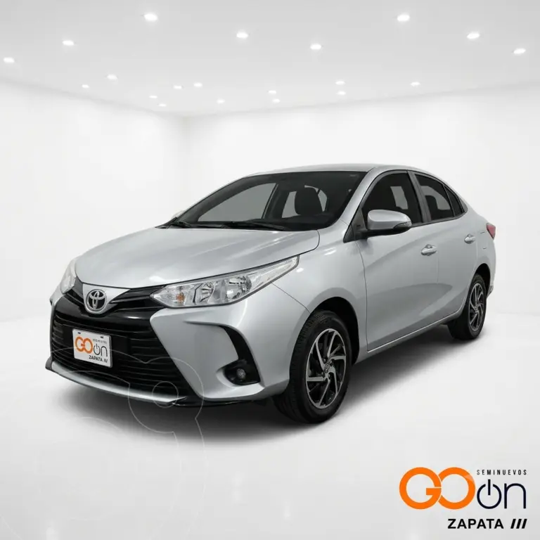 Toyota yaris-sedan core aut (2022)