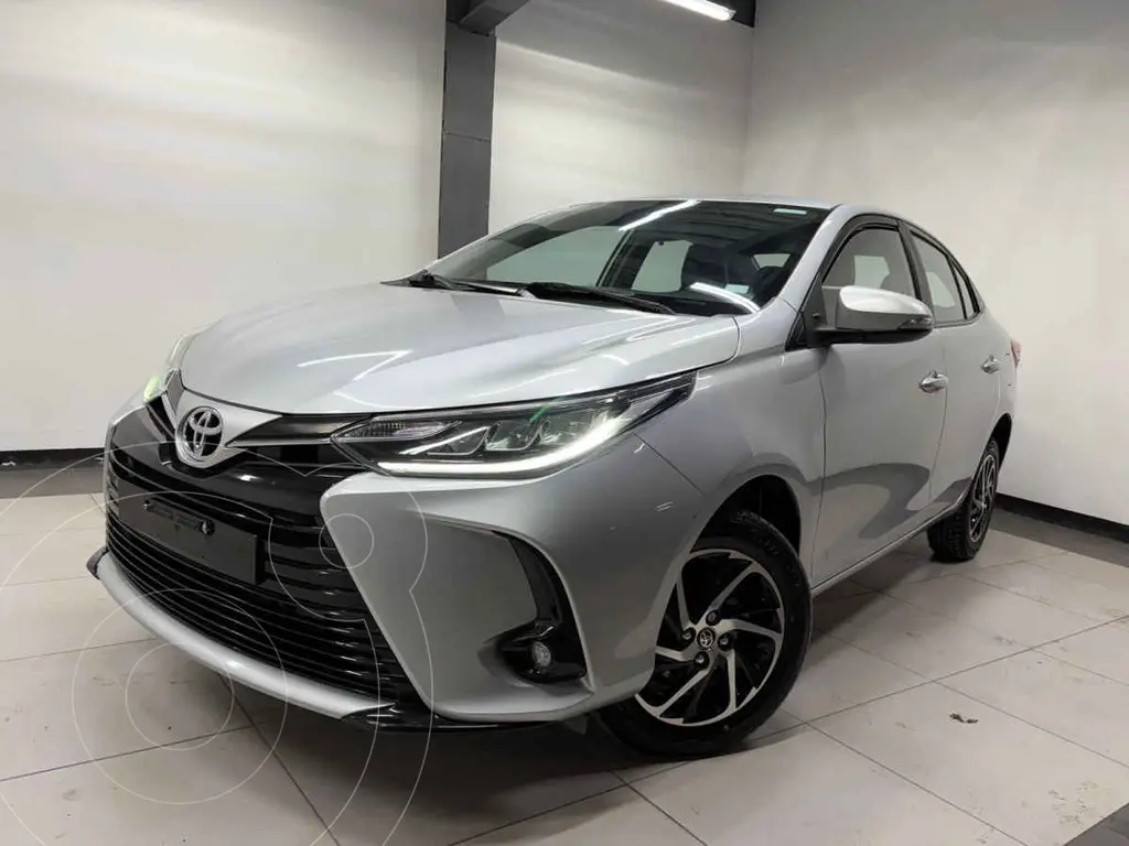 Toyota Yaris Sedán S 2021