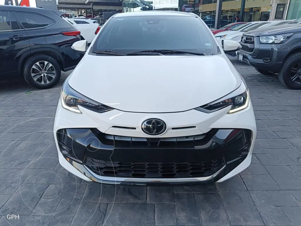 foto Toyota Yaris Sedán S Aut usado (2025) color Blanco precio $358,000