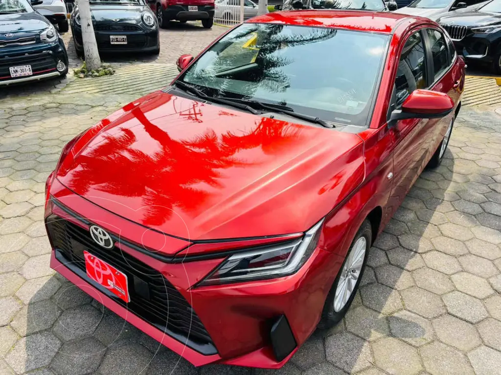 Toyota Yaris Sedán S Aut 2023