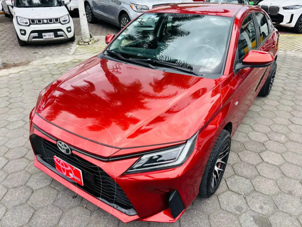 Toyota Yaris Sedán S Aut 2023