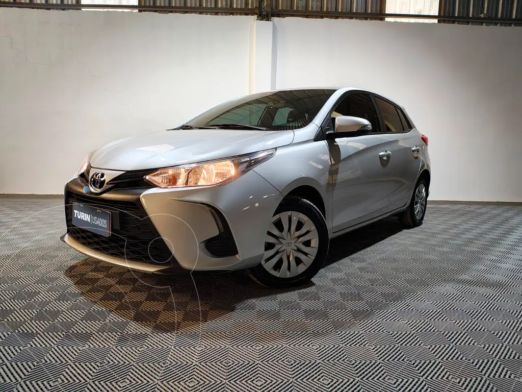 foto Toyota Yaris 1.5 XS usado (2024) color Blanco precio $23.380.000