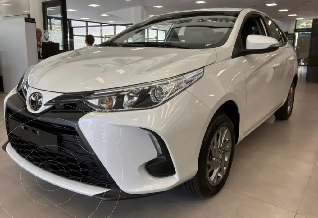 foto Toyota Yaris 1.5 XS nuevo color Blanco precio $31.100.000