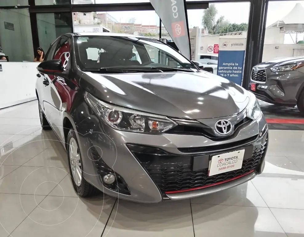 Toyota Yaris 5P 1.5L S usado (2019) color Gris Oscuro precio $227,000