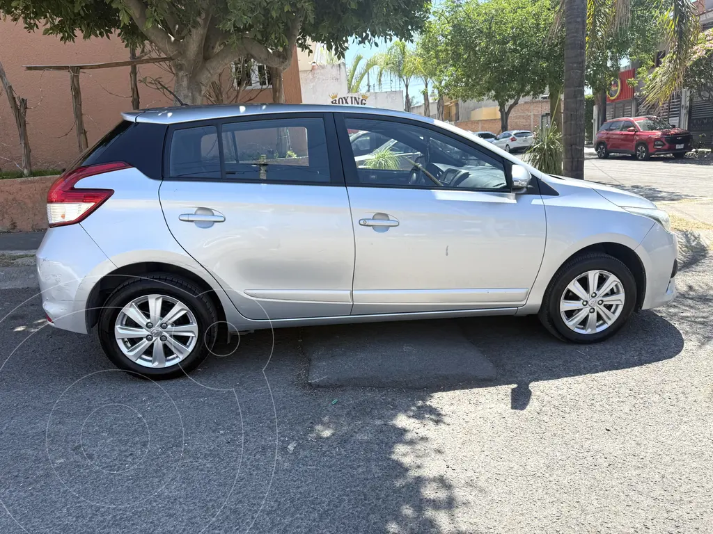 Toyota Yaris 5P 1.5L S usado (2017) color Plata precio $190,000