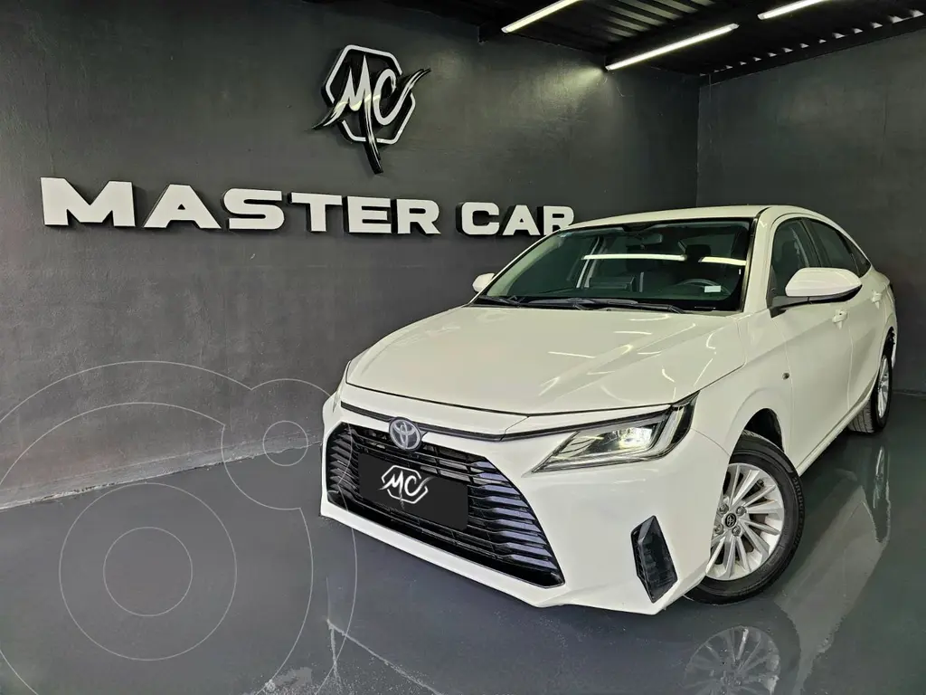 Toyota Yaris Base Aut 2024