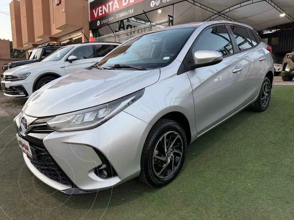 foto Toyota Yaris 5P 1.5L S Aut usado (2021) color Plata precio $279,999