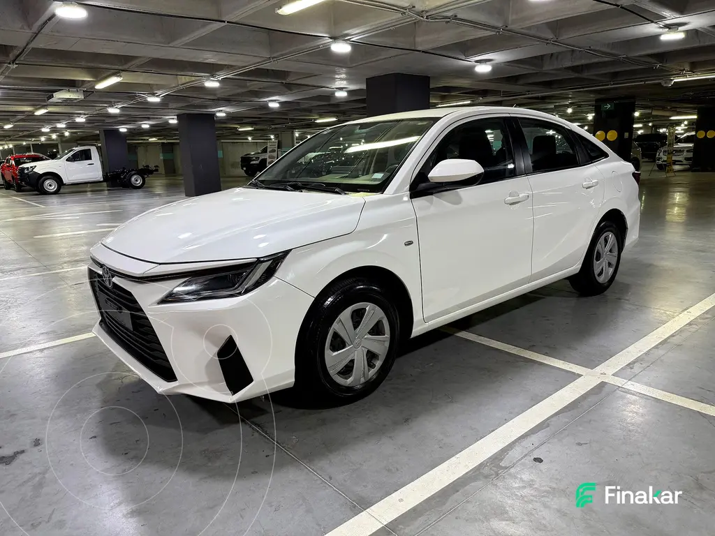 Toyota Yaris Base Aut 2024