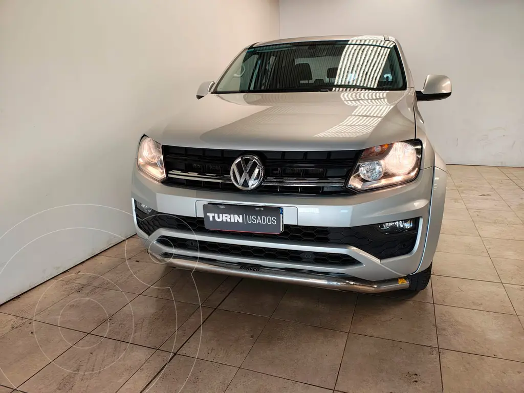 foto Volkswagen Amarok DC 4x2 Comfortline usado (2020) color Plata Reflex precio $34.000.000
