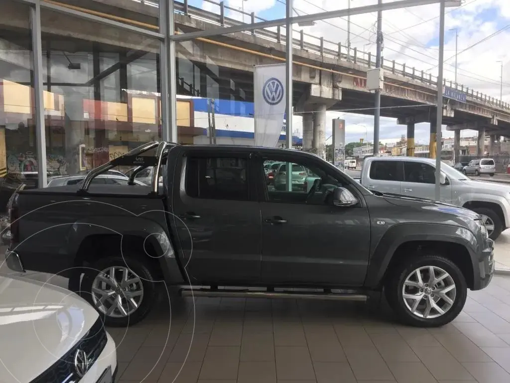 foto Volkswagen Amarok DC 4x4 Highline V6 Aut 258Cv nuevo color Plata precio $45.000.000