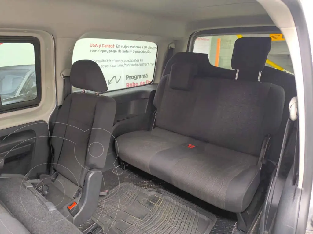 foto Volkswagen Caddy Maxi usado (2019) color Plata precio $425,100