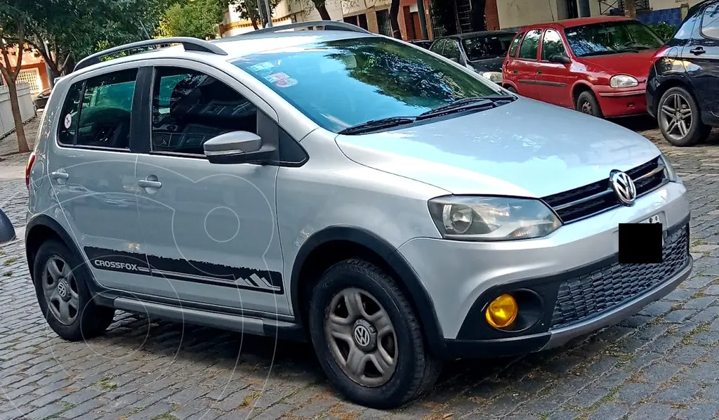 foto Volkswagen CrossFox Trendline usado (2013) color Plata precio $11.300.000
