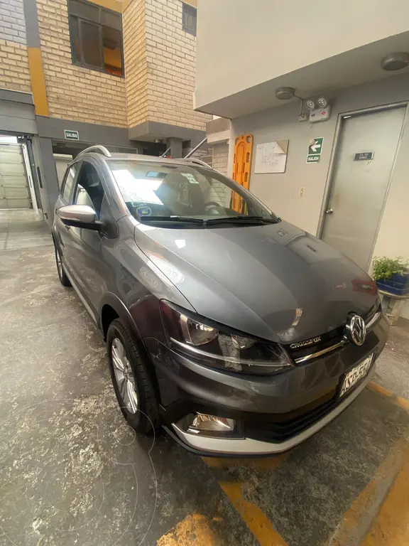 Volkswagen Crossfox 1.6L Comfort usado (2017) color Gris Urano precio u ...