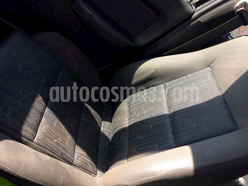foto Volkswagen Gol 1.8 Style 5P usado