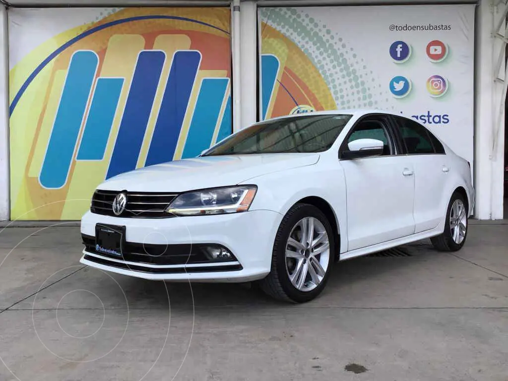 foto Volkswagen Jetta Sportline Tiptronic usado (2017) color Blanco precio $210,000