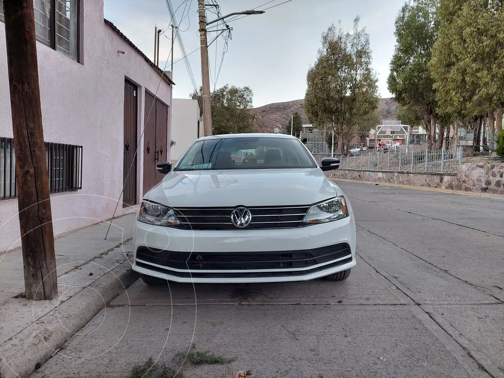 Volkswagen Jetta Live usado (2016) color Blanco precio 220,000