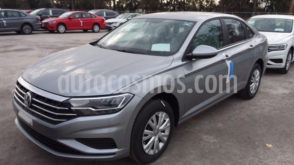 foto Volkswagen Jetta Trendline usado (2020) color Plata Dorado precio $309,900