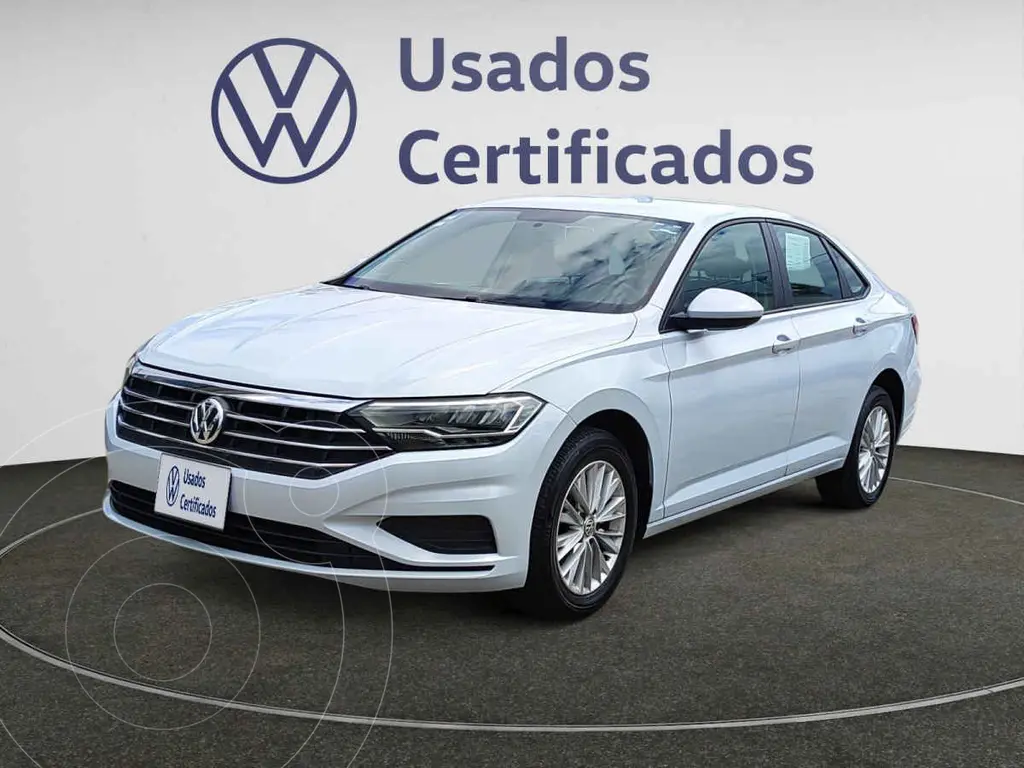 foto Volkswagen Jetta Comfortline usado (2019) color Plata precio $260,900