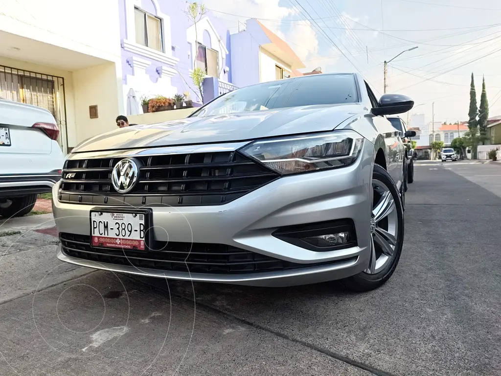 Volkswagen jetta r line tiptronic (2019)