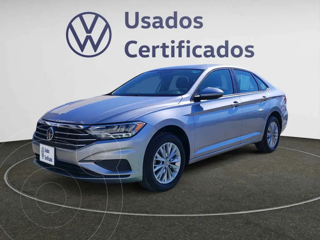foto Volkswagen Jetta Comfortline usado (2021) color Plata precio $320,900