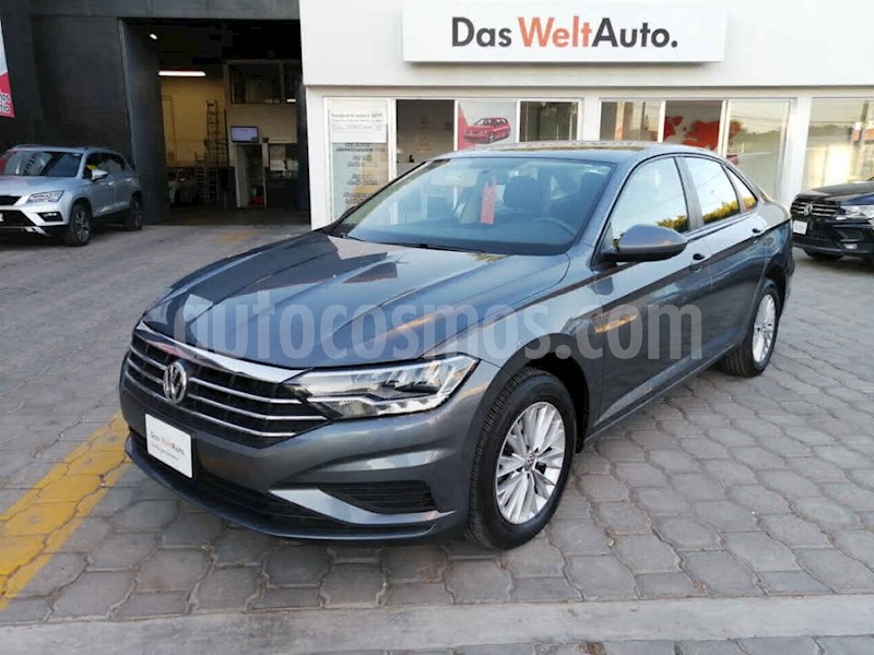 foto Volkswagen Jetta Comfortline Tiptronic usado (2019) color Gris precio $299,228