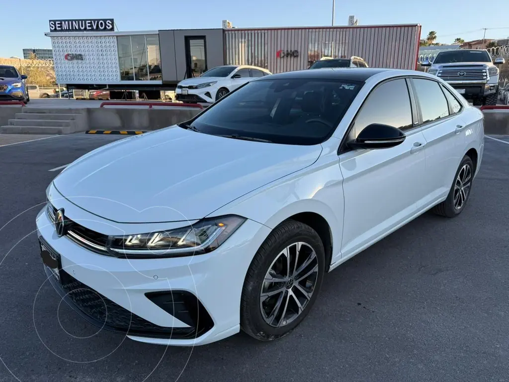 foto Volkswagen Jetta Sportline usado (2025) color Blanco precio $494,000
