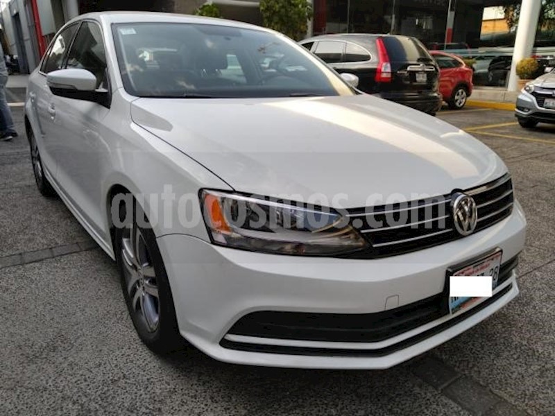 foto Volkswagen Jetta 4P TRENDLINE TM5 RA-16 usado (2015) color Blanco precio $160,000