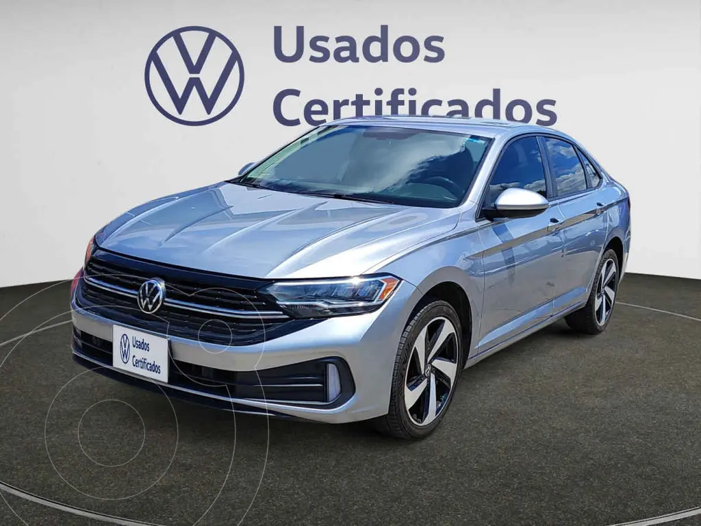 foto Volkswagen Jetta Comfortline usado (2022) color Plata precio $320,900