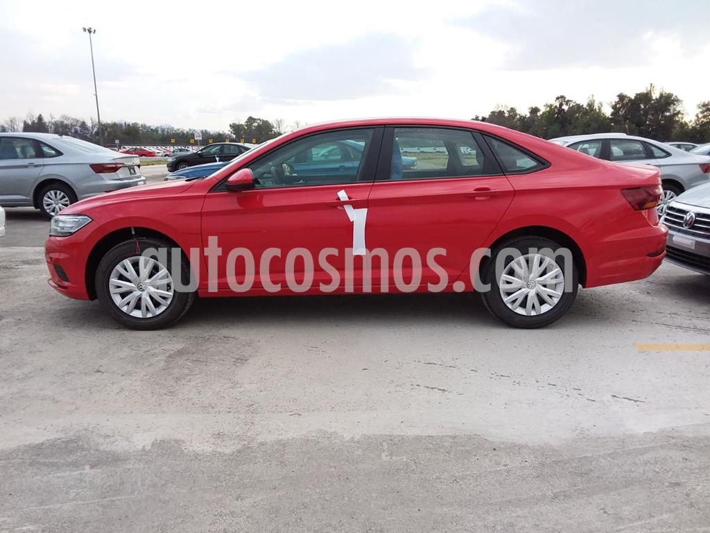 foto Volkswagen Jetta Trendline usado (2020) color Rojo precio $319,000
