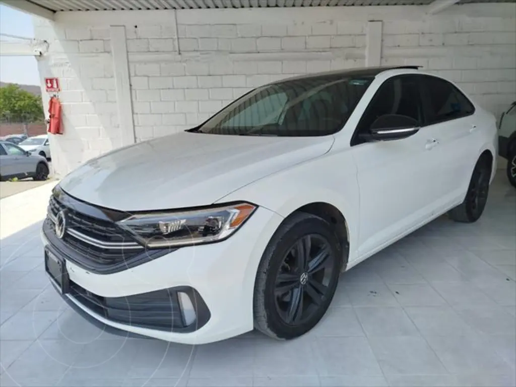 foto Volkswagen Jetta Sportline usado (2023) color Blanco precio $458,900
