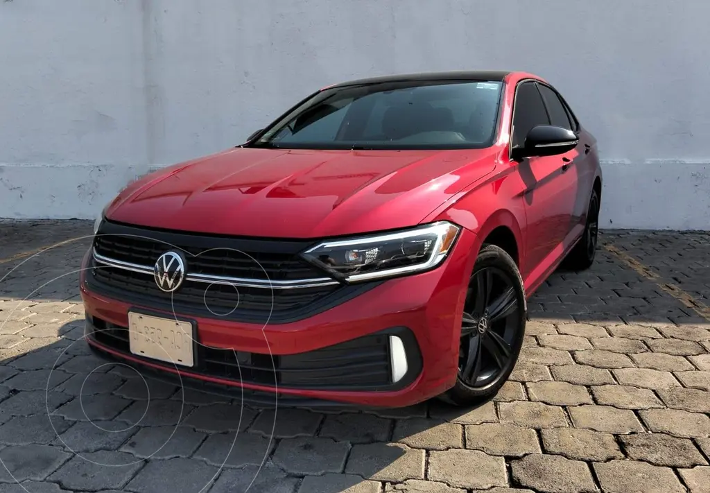 foto Volkswagen Jetta Sportline usado (2022) color Rojo precio $403,900