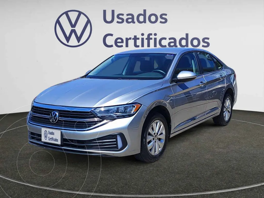 foto Volkswagen Jetta Comfortline usado (2024) color Plata precio $409,900