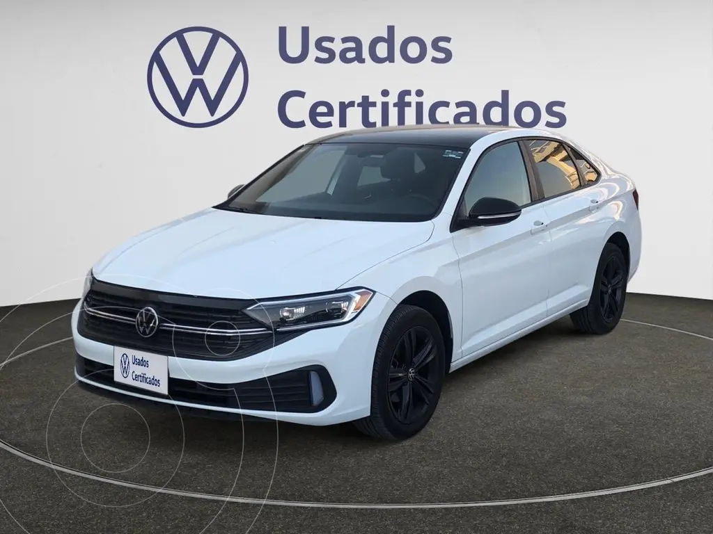 Volkswagen Jetta Sportline usado (2023) color Blanco precio $503,900