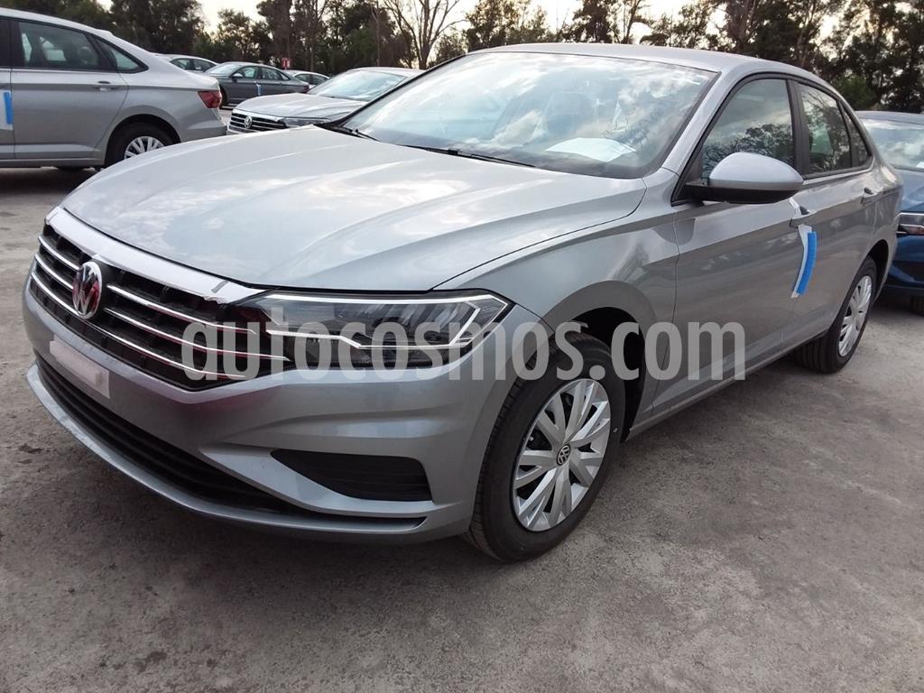 foto Volkswagen Jetta Trendline usado (2020) color Plata Dorado precio $319,000