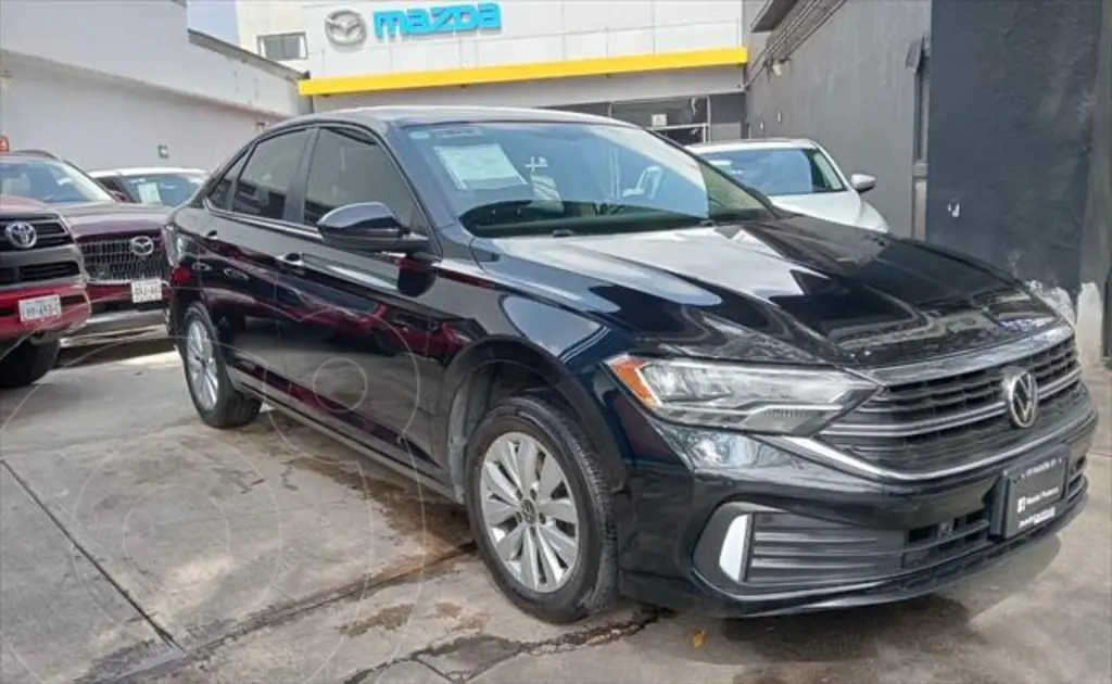foto Volkswagen Jetta Comfortline usado (2024) color Negro precio $400,000