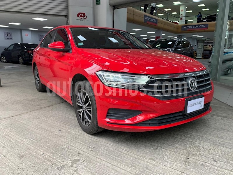 foto Volkswagen Jetta Trendline Tiptronic usado (2019) color Rojo precio $297,000