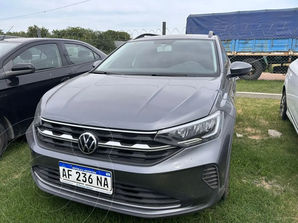 foto Volkswagen Nivus Comfortline 200 TSi usado (2022) color Plata precio $28.900.000