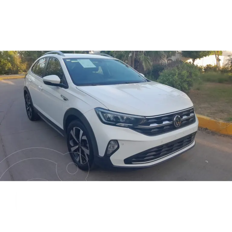 foto Volkswagen Nivus Highline usado (2022) color Blanco precio $320,000